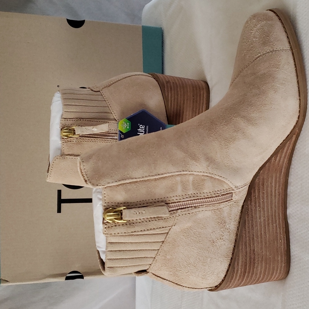NEW Toms Suede Bootie - Picture 3 of 10